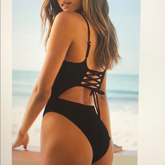 Black one piece with cut out - Picture 2 of 2